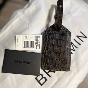 NWT- BRAHMIN MENS LUGGAGE TAG IN COCOA BROWN VINTAGE MELBOURNE